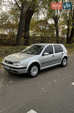 Хэтчбек Volkswagen Golf 2003 в Броварах