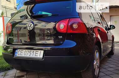 Хэтчбек Volkswagen Golf 2008 в Черновцах