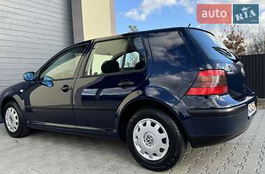 Хэтчбек Volkswagen Golf 2001 в Стрые