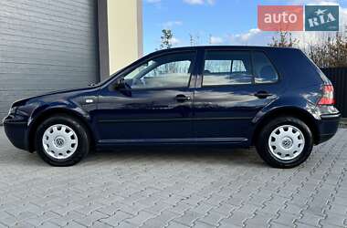 Хэтчбек Volkswagen Golf 2001 в Стрые