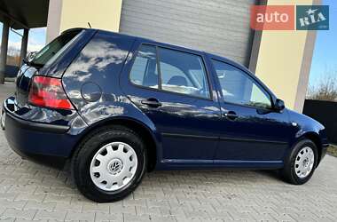 Хэтчбек Volkswagen Golf 2001 в Стрые