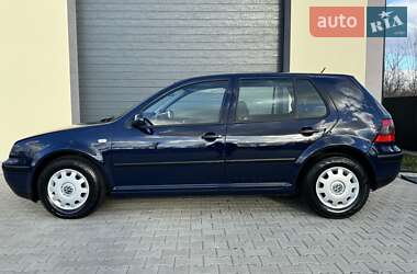 Хэтчбек Volkswagen Golf 2001 в Стрые