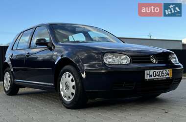 Хэтчбек Volkswagen Golf 2001 в Стрые