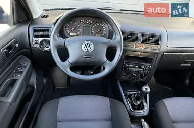 Хэтчбек Volkswagen Golf 2001 в Стрые