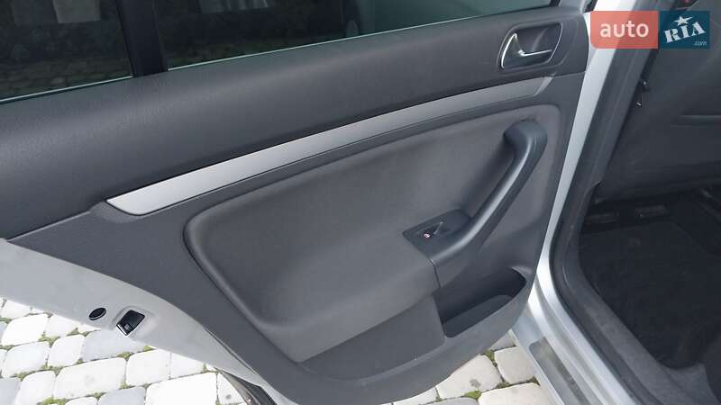 Универсал Volkswagen Golf 2009 в Ходорове