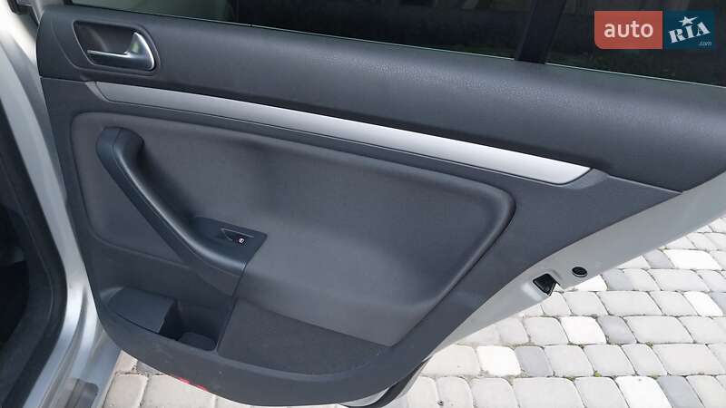 Универсал Volkswagen Golf 2009 в Ходорове