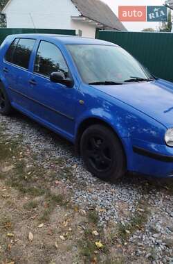 Хэтчбек Volkswagen Golf 2000 в 