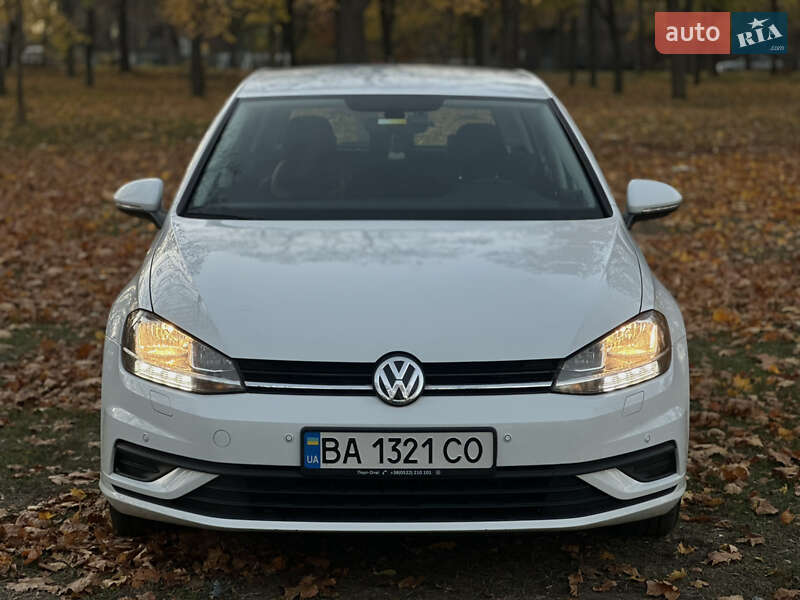 Хетчбек Volkswagen Golf 2020 в Кропивницькому
