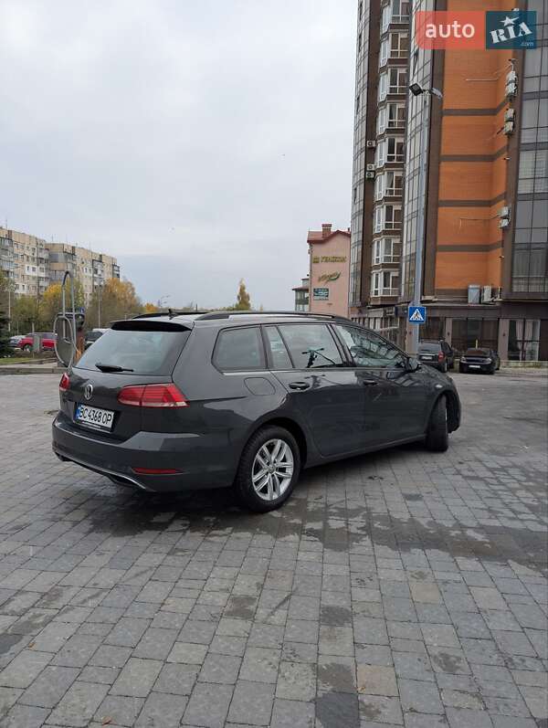 Універсал Volkswagen Golf 2017 в Львові