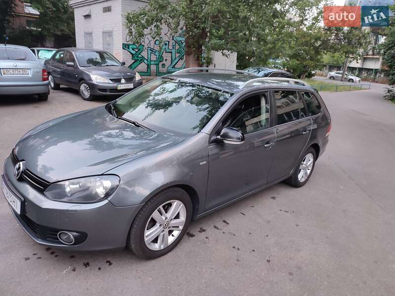 Универсал Volkswagen Golf 2012 в 