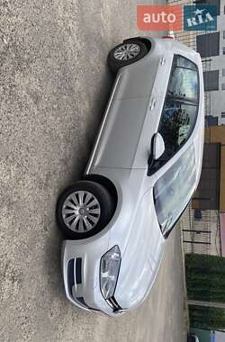 Хэтчбек Volkswagen Golf 2013 в Киеве