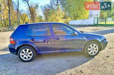 Хэтчбек Volkswagen Golf 2003 в Золотоноше