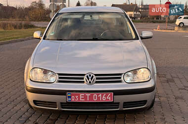 Хетчбек Volkswagen Golf 2003 в Городку