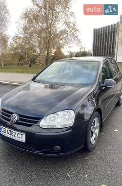 Хетчбек Volkswagen Golf 2005 в Чернігові