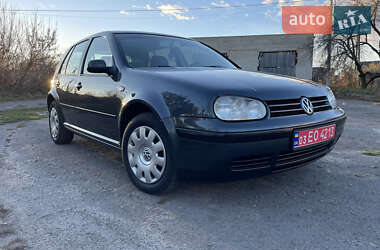 Хэтчбек Volkswagen Golf 2001 в Ковеле