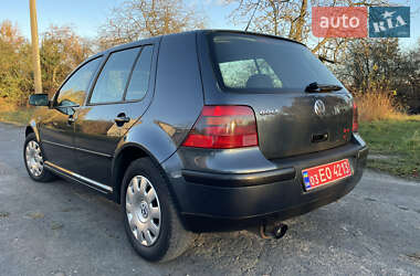 Хэтчбек Volkswagen Golf 2001 в Ковеле