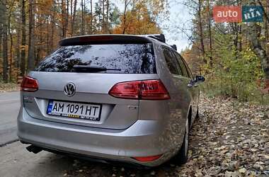 Хэтчбек Volkswagen Golf 2015 в Киеве