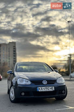 Хетчбек Volkswagen Golf 2006 в Києві