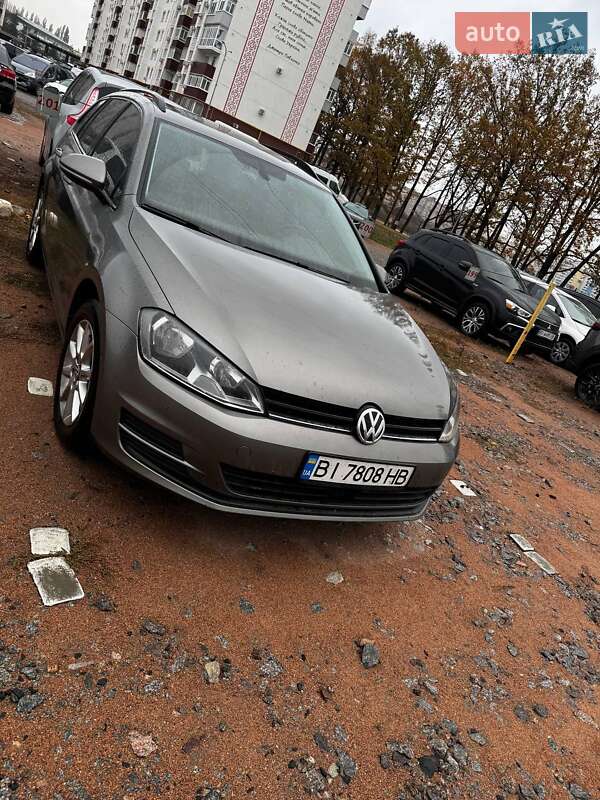 Універсал Volkswagen Golf 2015 в Полтаві