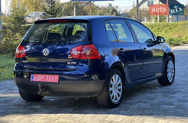 Хетчбек Volkswagen Golf 2005 в Старокостянтинові