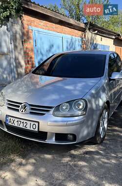 Хетчбек Volkswagen Golf 2004 в Харкові