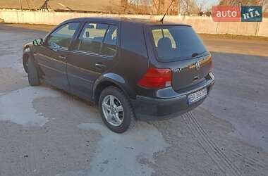 Хетчбек Volkswagen Golf 1999 в Помічній