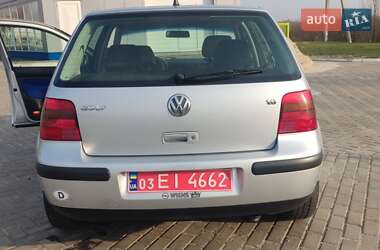 Хэтчбек Volkswagen Golf 2001 в Ковеле