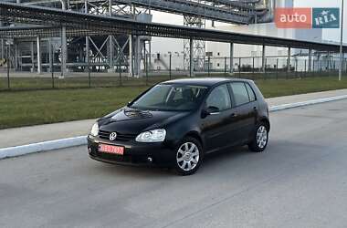 Хэтчбек Volkswagen Golf 2006 в Коростене