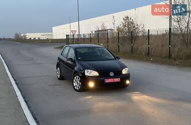 Хэтчбек Volkswagen Golf 2006 в Коростене