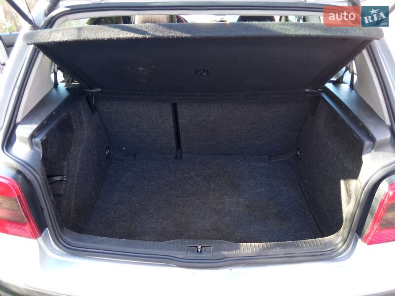 Хэтчбек Volkswagen Golf 2000 в Львове