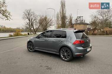 Хэтчбек Volkswagen Golf 2014 в Киеве