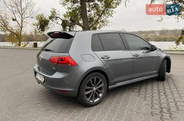 Хэтчбек Volkswagen Golf 2014 в Киеве