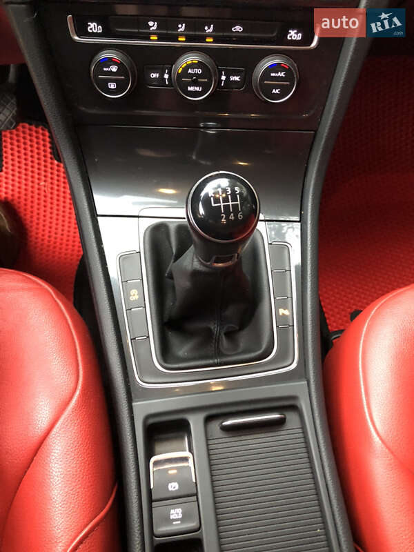 Хетчбек Volkswagen Golf 2017 в Вишгороді