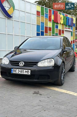 Хетчбек Volkswagen Golf 2004 в Миколаєві