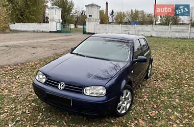 Хэтчбек Volkswagen Golf 2003 в Золотоноше