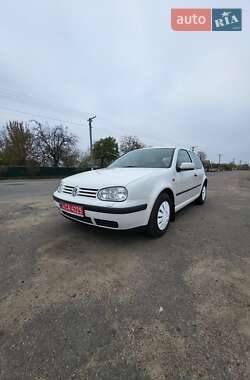 Хетчбек Volkswagen Golf 2000 в Новоархангельську