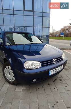 Хетчбек Volkswagen Golf 2001 в Івано-Франківську