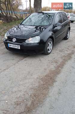 Хетчбек Volkswagen Golf 2003 в Полонному