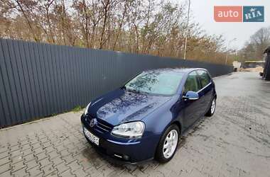 Хетчбек Volkswagen Golf 2005 в Тернополі