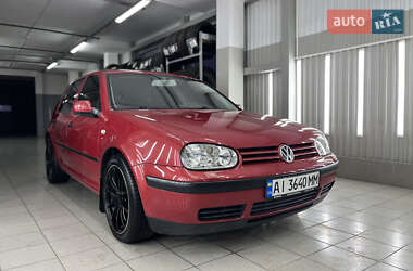 Хетчбек Volkswagen Golf 2002 в Києві