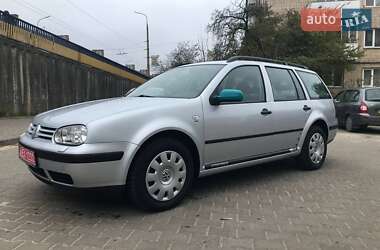 Універсал Volkswagen Golf 2002 в Луцьку