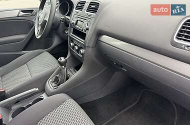 Хетчбек Volkswagen Golf 2009 в Харкові