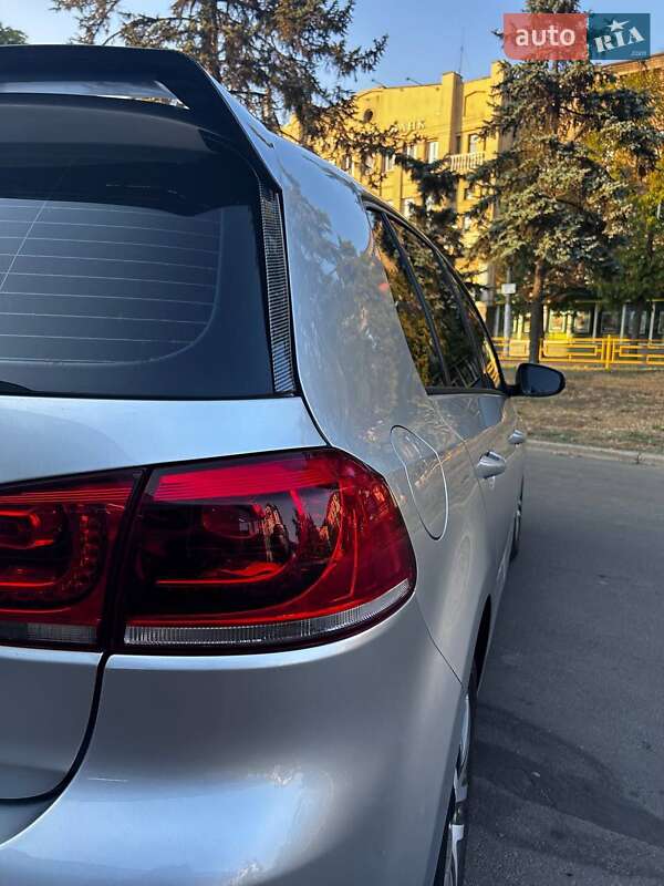 Хетчбек Volkswagen Golf 2011 в Запоріжжі