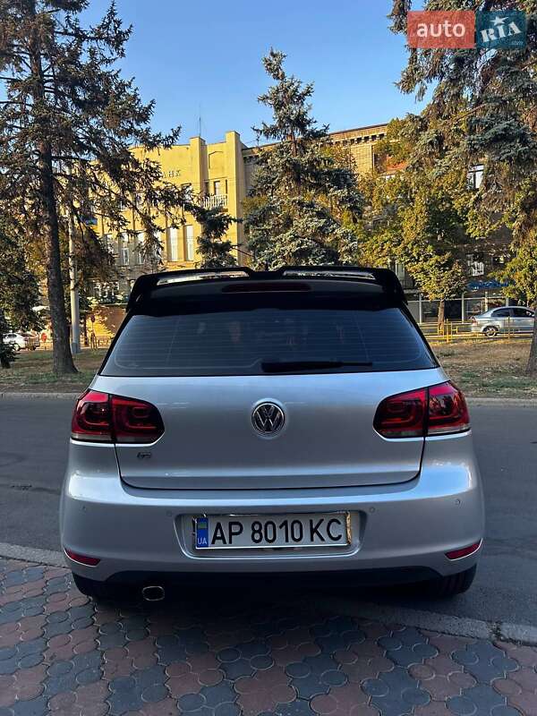 Хетчбек Volkswagen Golf 2011 в Запоріжжі