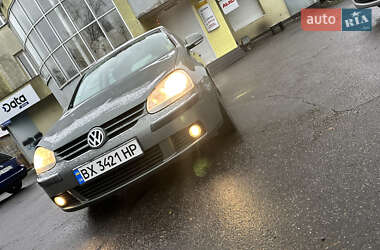 Хэтчбек Volkswagen Golf 2004 в Хмельницком