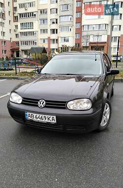 Хетчбек Volkswagen Golf 2001 в Вінниці