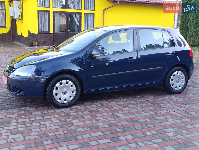 Хетчбек Volkswagen Golf 2004 в Старокостянтинові