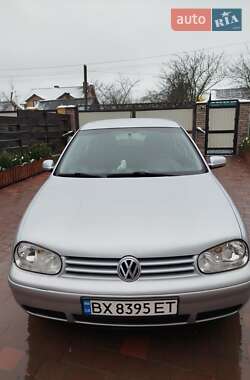 Хетчбек Volkswagen Golf 2002 в Шепетівці