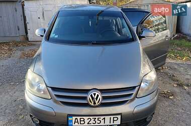 Хетчбек Volkswagen Golf 2005 в Вінниці