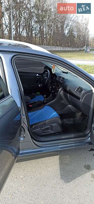 Универсал Volkswagen Golf 2010 в Виннице
